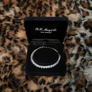Tennis bracelet